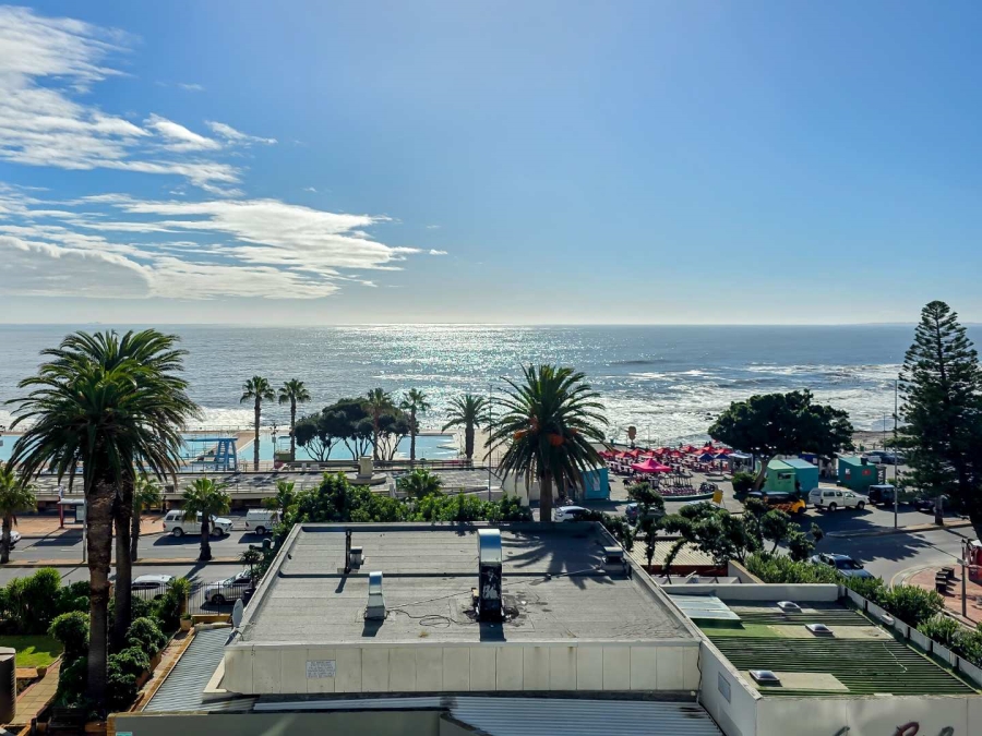 2 Bedroom Property for Sale in Sea Point Western Cape
